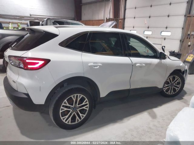 1FMCU9CZ2NUA98685 Ford Escape Sel Hybrid