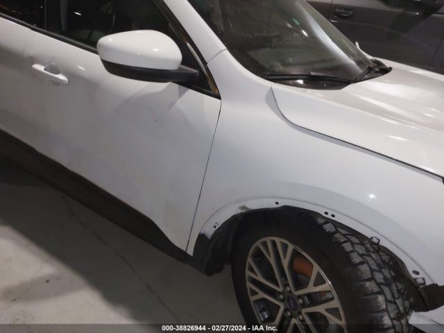 1FMCU9CZ2NUA98685 Ford Escape Sel Hybrid