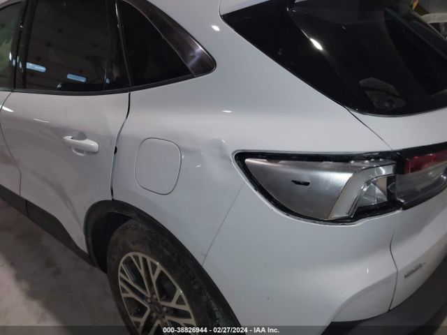 1FMCU9CZ2NUA98685 Ford Escape Sel Hybrid