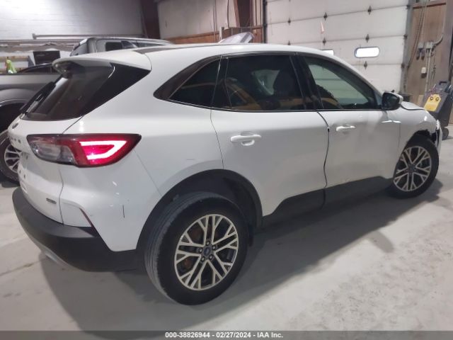 1FMCU9CZ2NUA98685 Ford Escape Sel Hybrid