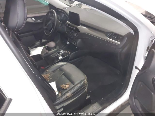 1FMCU9CZ2NUA98685 Ford Escape Sel Hybrid