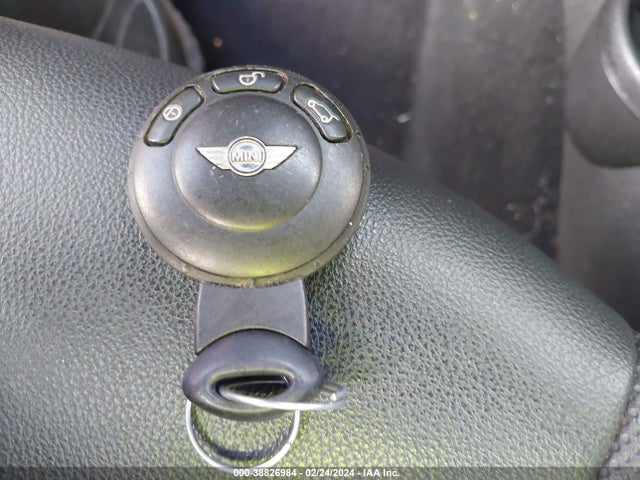 2011 MINI COOPER WMWSU3C59BT094416 Photo 10