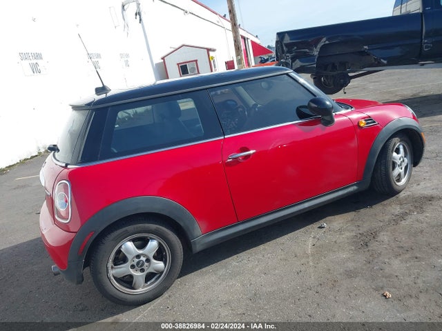 2011 MINI COOPER WMWSU3C59BT094416 Photo 3