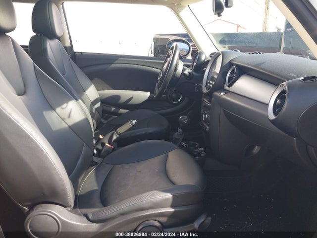 2011 MINI COOPER WMWSU3C59BT094416 Photo 4