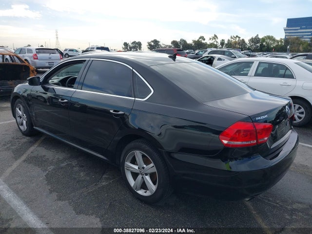 1VWAT7A3XFC112273 Volkswagen Passat 1.8t Limited Edition