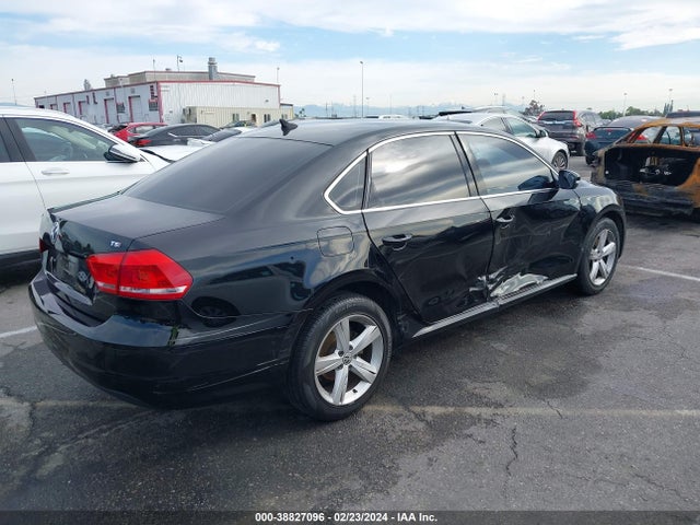 1VWAT7A3XFC112273 Volkswagen Passat 1.8t Limited Edition