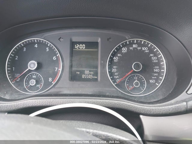 1VWAT7A3XFC112273 Volkswagen Passat 1.8t Limited Edition