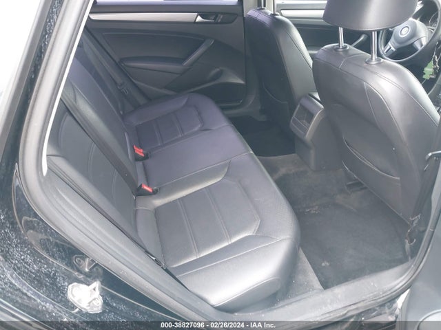 1VWAT7A3XFC112273 Volkswagen Passat 1.8t Limited Edition