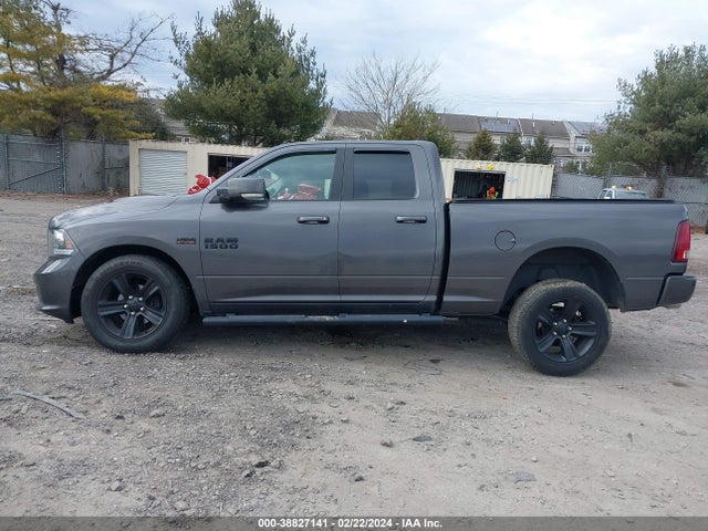 RAM 1500 Night Quad Cab 4x4 6'4 Box 2018 1C6RR7HT4JS184344 Image 14