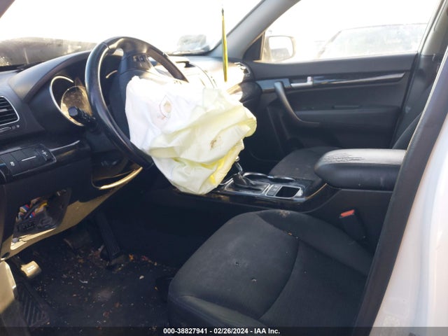 KIA SORENTO LX 2015 5XYKT4A68FG647081 Image 5