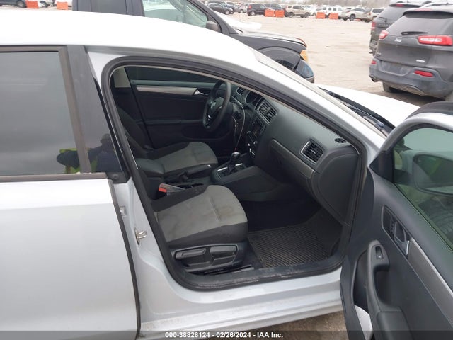 3VW2B7AJ1JM260261 Volkswagen Jetta 1.4t S