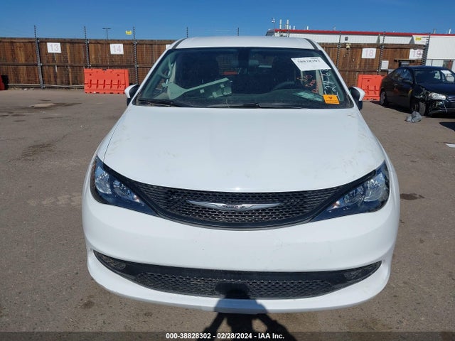 2C4RC1CGXNR208879 Chrysler Voyager Lx