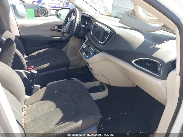 2C4RC1CGXNR208879 Chrysler Voyager Lx