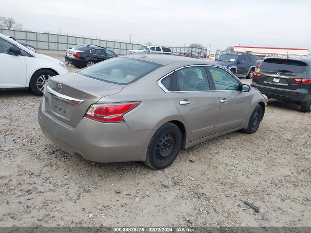 Nissan Altima 2.5 S 2015 1N4AL3AP1FN309521 Image 4