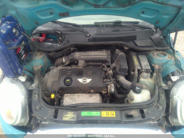 2010 MINI COOPER WMWMF3C54ATZ25337 Photo 9