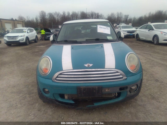 2010 MINI COOPER WMWMF3C54ATZ25337 Photo 5