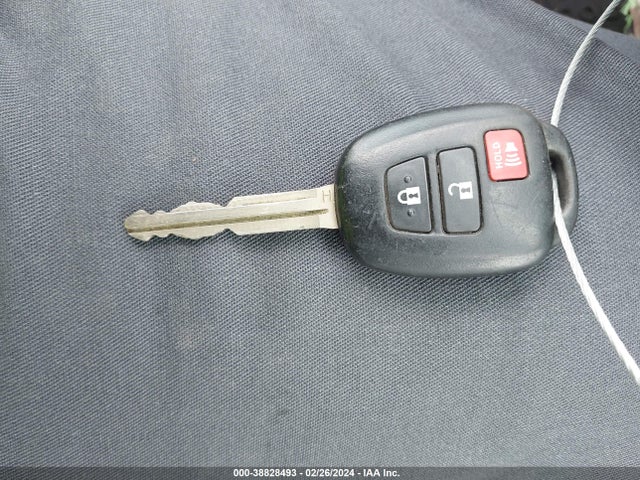 Toyota RAV4 LE 2018 2T3ZFREV3JW448230 Image 11