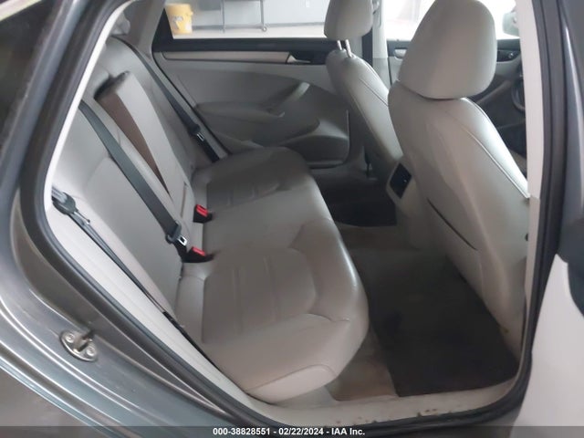 1VWBS7A32EC074771 Volkswagen Passat 1.8t Se