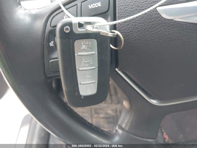 Hyundai Genesis 3.8 2016 KMHGN4JE9GU144047 Image 11