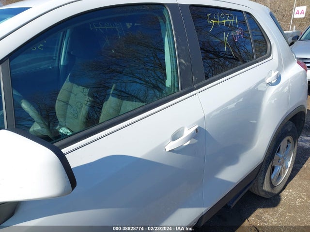 Chevrolet Trax Awd Ls 2022 KL7CJNSM5NB549371 Image 14