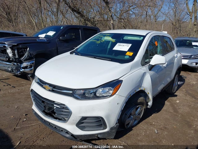 Chevrolet Trax Awd Ls 2022 KL7CJNSM5NB549371 Image 2