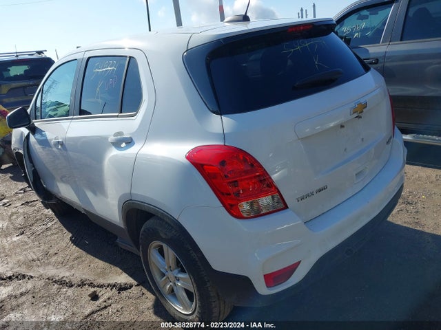 Chevrolet Trax Awd Ls 2022 KL7CJNSM5NB549371 Image 3