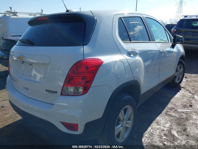 Chevrolet Trax Awd Ls 2022 KL7CJNSM5NB549371 Image 4