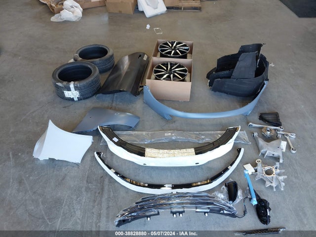 SCFRMFCW5NGM11022 Aston Martin Db11 Volante