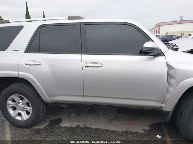 Toyota 4RUNNER SR5 2021 JTEEU5JR9M5239541 Image 13