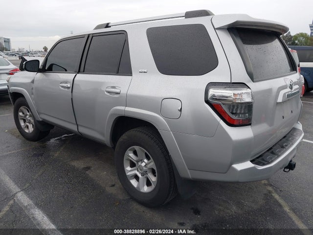 Toyota 4RUNNER SR5 2021 JTEEU5JR9M5239541 Image 3
