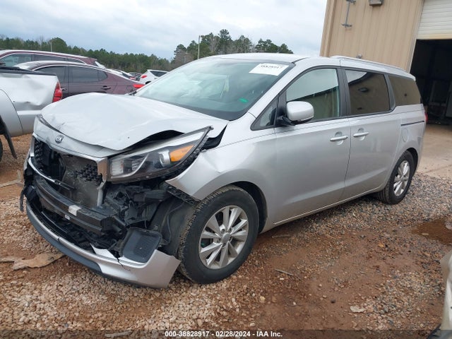 KIA SEDONA LX 2018 KNDMB5C13J6349083 Image 2
