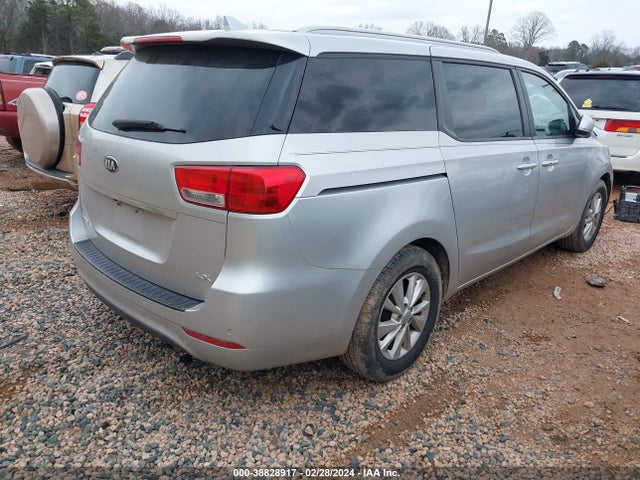 KIA SEDONA LX 2018 KNDMB5C13J6349083 Image 4