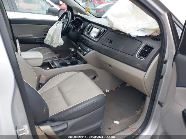 KIA SEDONA LX 2018 KNDMB5C13J6349083 Image 5