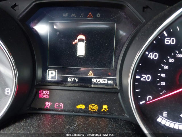 KIA SEDONA LX 2018 KNDMB5C13J6349083 Image 7