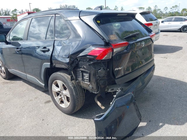 Toyota Rav4 Xle 2019 JTMW1RFV2KJ005552 Image 17