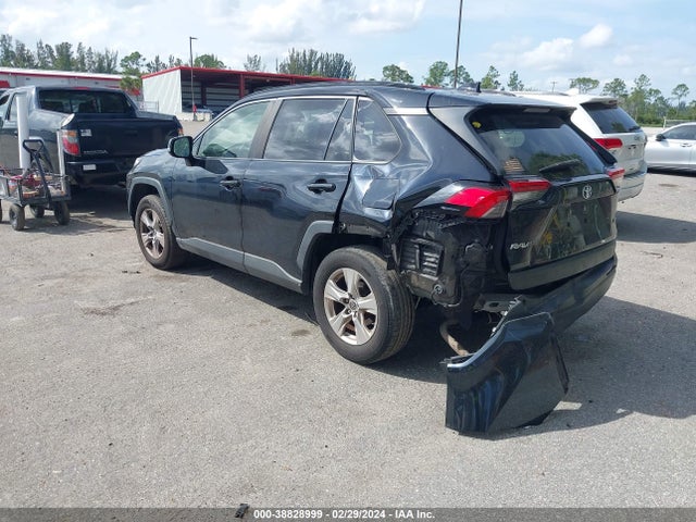 Toyota Rav4 Xle 2019 JTMW1RFV2KJ005552 Image 3