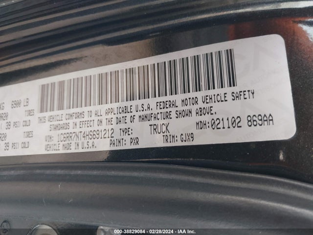 1C6RR7NT4HS691212 RAM 1500 Laramie  4x4 5'7 Box