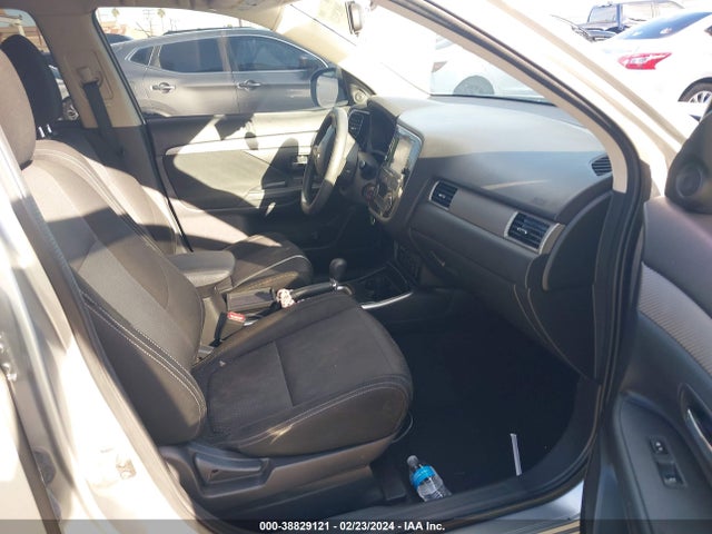 Mitsubishi Outlander Es 2018 JA4AD2A32JJ004960 Image 5