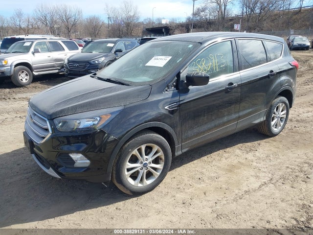 Ford ESCAPE SE 2019 1FMCU9GD5KUB67217 Image 2