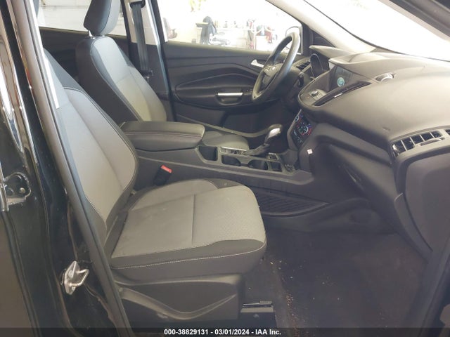 Ford ESCAPE SE 2019 1FMCU9GD5KUB67217 Image 5