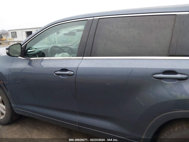 Toyota Highlander Le 2016 5TDZARFH8GS021742 Image 14