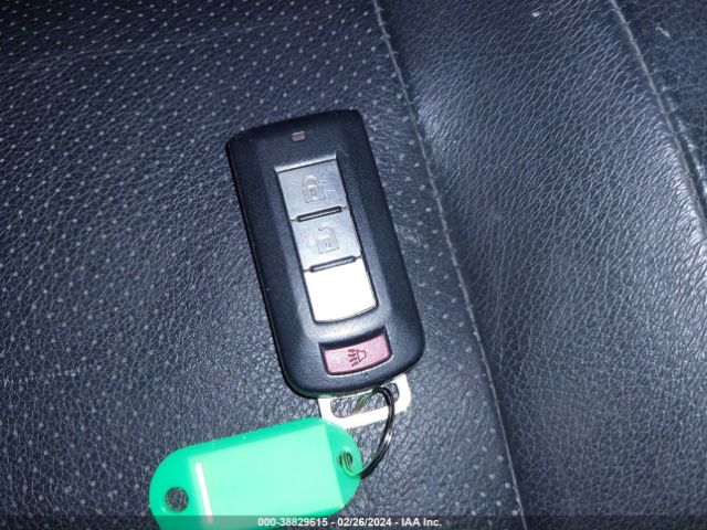JA4AZ3A32GZ011960 Mitsubishi Outlander Sel