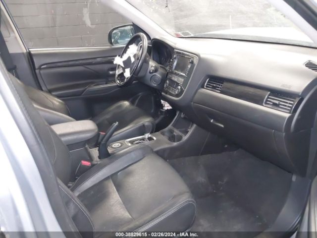 JA4AZ3A32GZ011960 Mitsubishi Outlander Sel