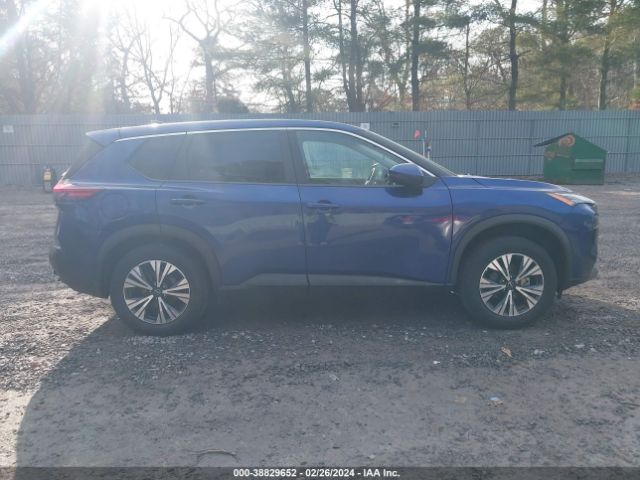 5N1BT3BB1NC694022 Nissan Rogue Sv Intelligent Awd