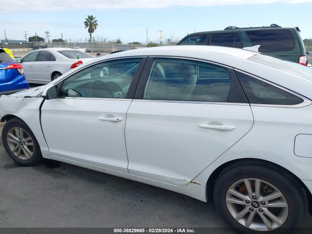 Hyundai SONATA SE 2016 5NPE24AF1GH274203 Image 15