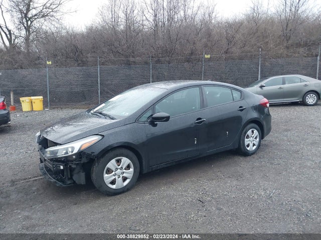 KIA FORTE LX 2017 3KPFK4A7XHE070003 Image 2