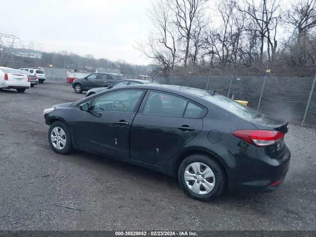 KIA FORTE LX 2017 3KPFK4A7XHE070003 Image 3