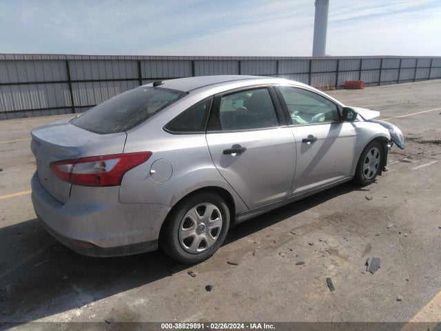 Ford FOCUS S 2014 1FADP3E27EL103386 Image 4