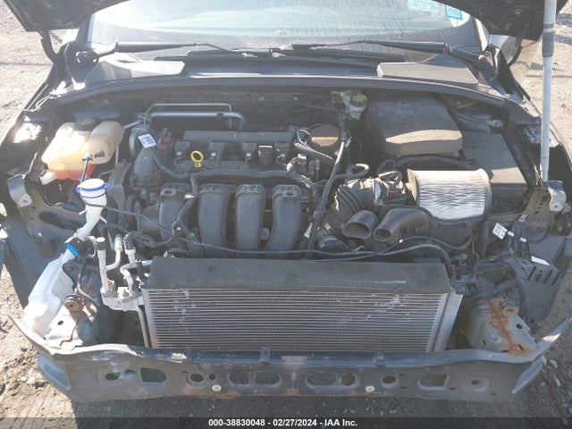 Ford FOCUS SE 2016 1FADP3F24GL214396 Image 10