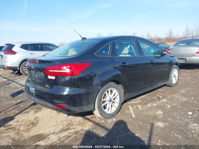 Ford FOCUS SE 2016 1FADP3F24GL214396 Image 4